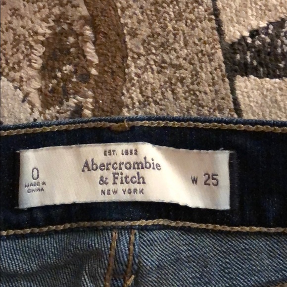Abercrombie & fitch short denim shorts EUC - Picture 3 of 3